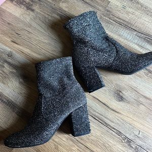 American eagle silver mesh heels